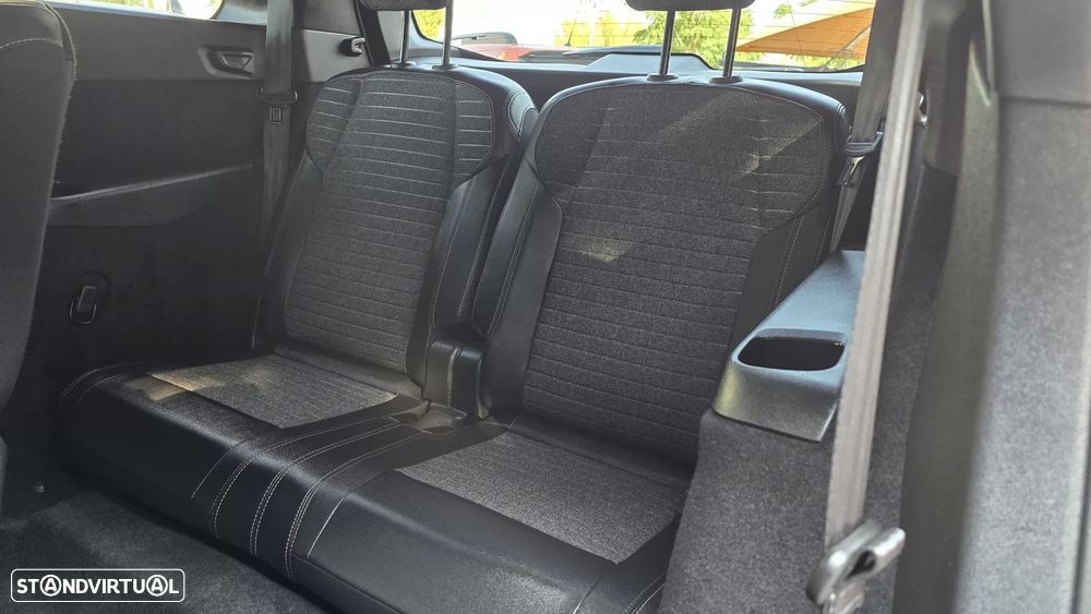 Peugeot 5008 1.2 Hybrid Allure e-DCS6 - 26