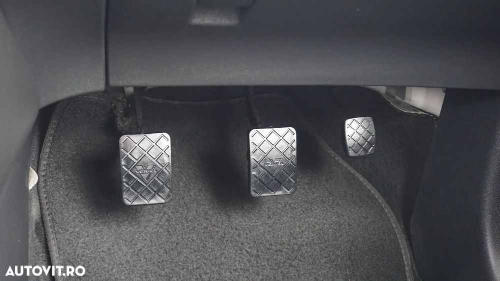 Peugeot 208 BlueHDi 100 GT - 29