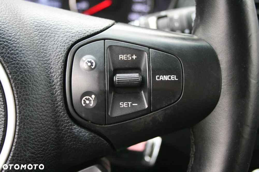 Kia Carens 1.7 CRDi XL 7os - 18