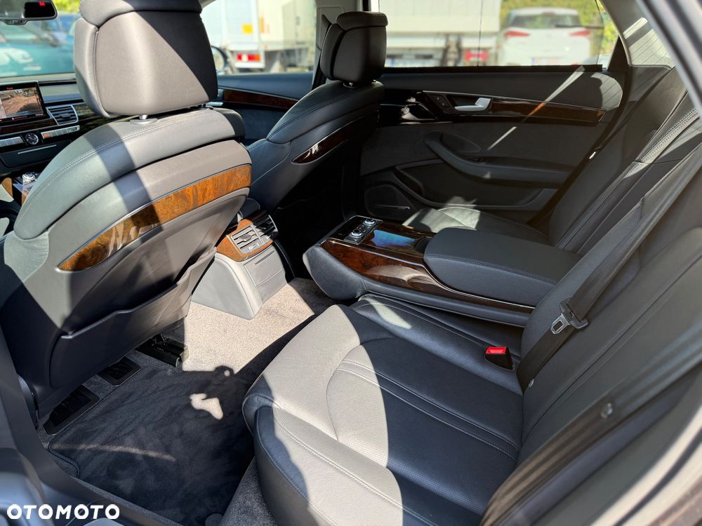 Audi A8 4.0 TFSI cylinder on demand quattro tiptronic Lang - 13