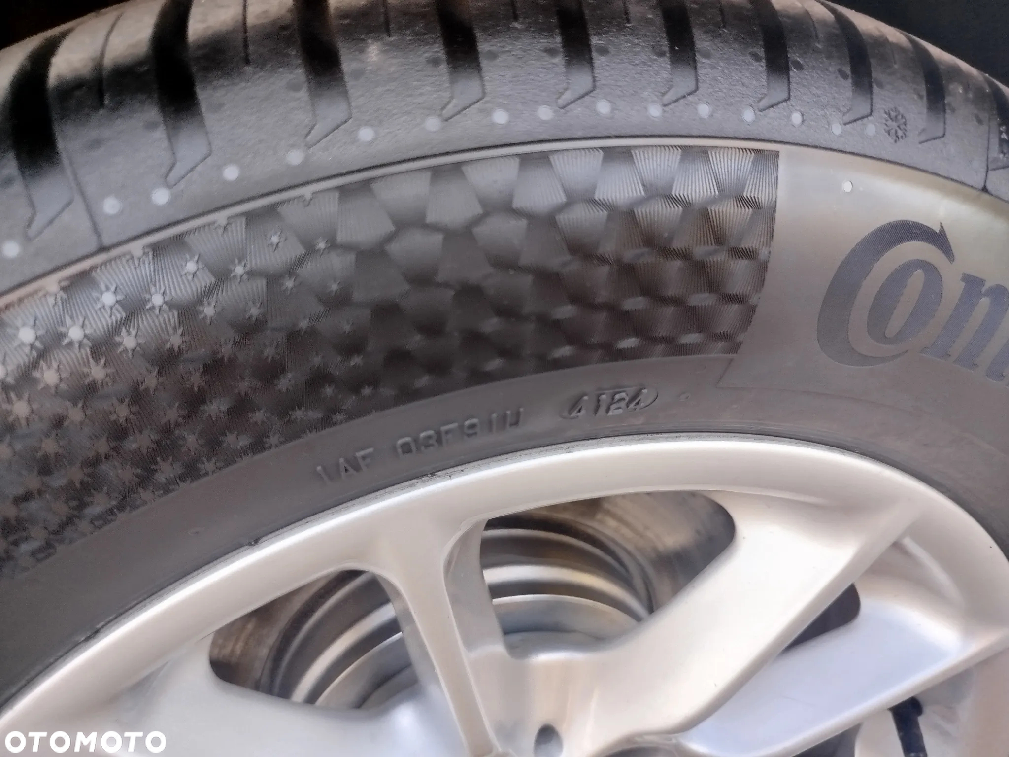 BMW Seria 5 520i - 34