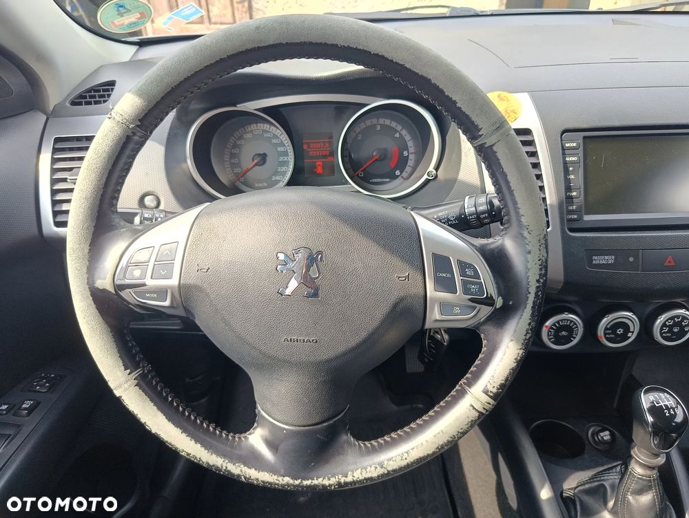 Peugeot 4007 - 13