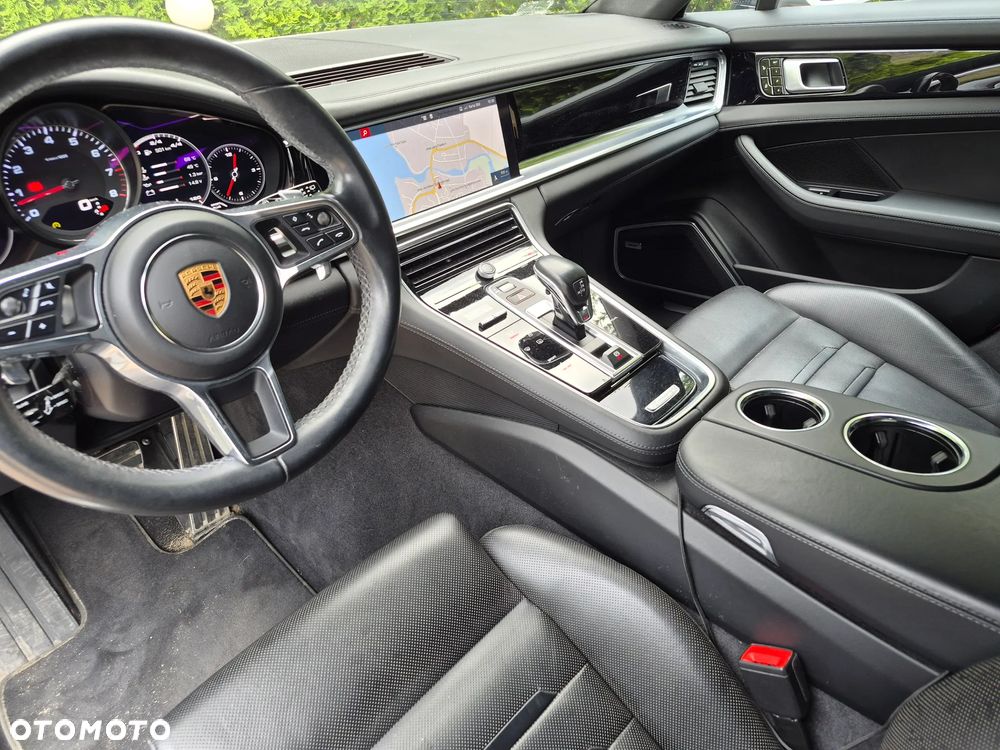 Porsche Panamera 4S - 6
