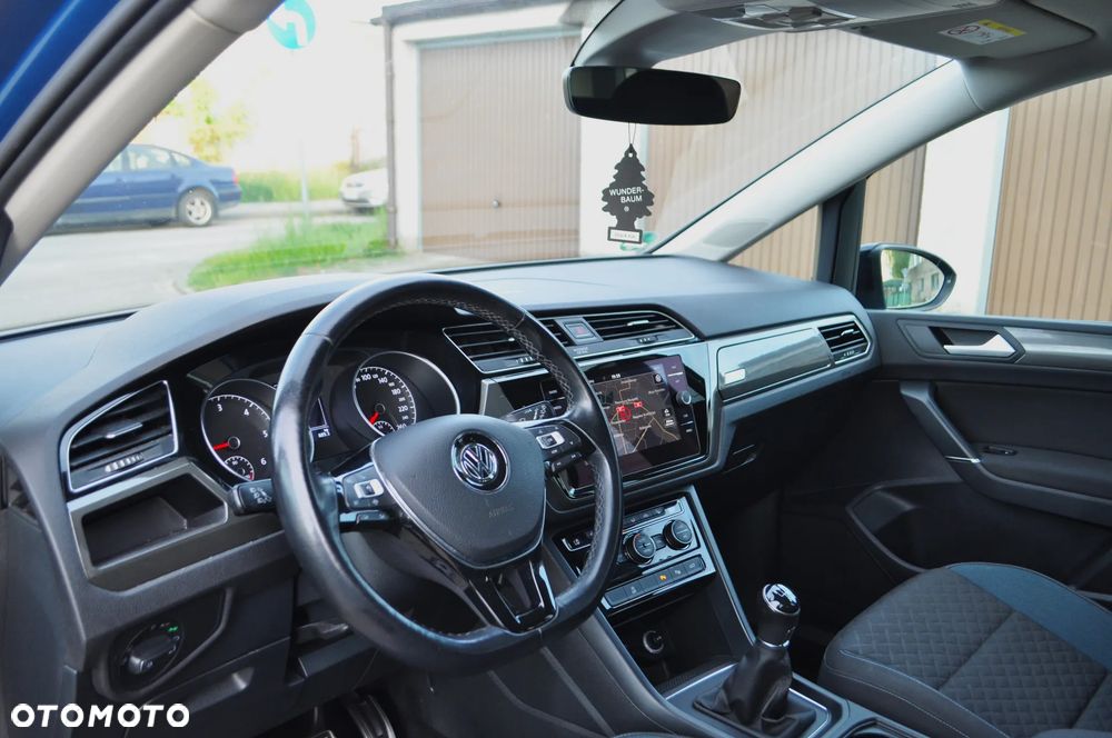 Volkswagen Touran 2.0 TDI SCR IQ.DRIVE - 11