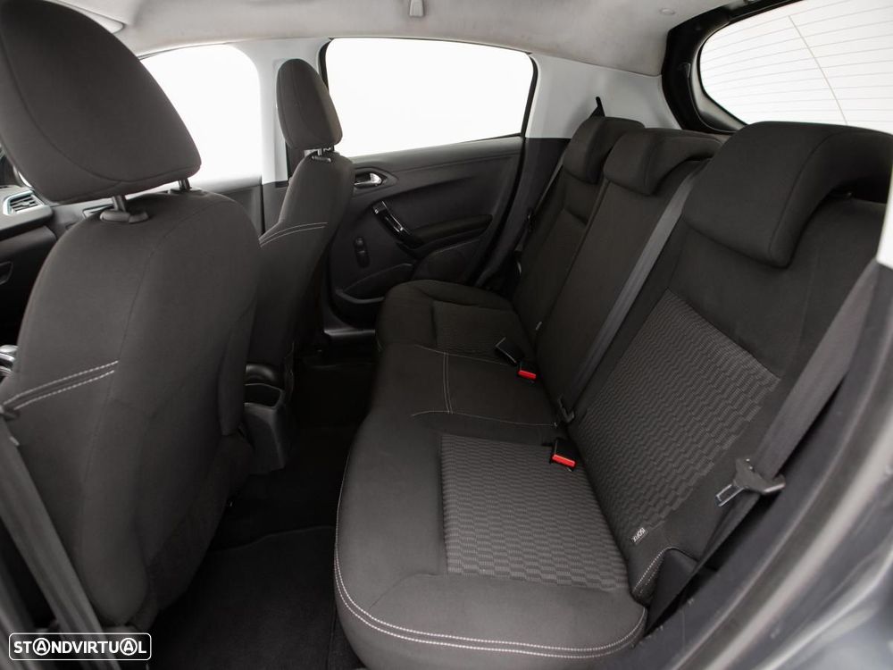 Peugeot 208 1.6 BlueHDi Style - 9