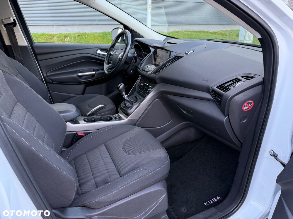 Ford Kuga 1.5 EcoBoost 2x4 Titanium - 10