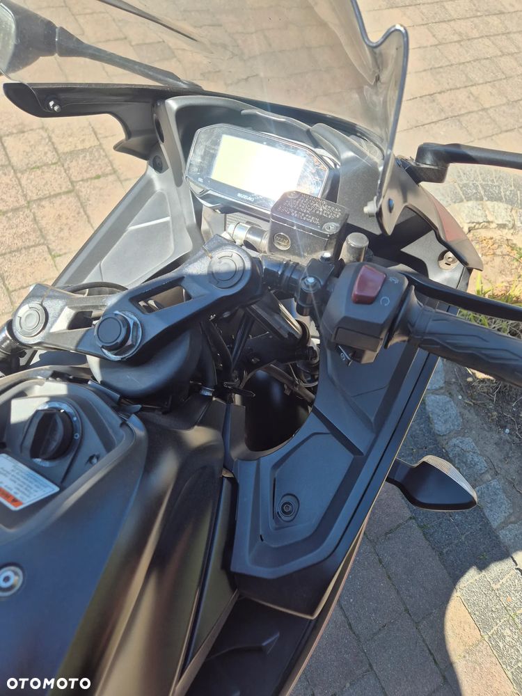 Suzuki GSX - 13