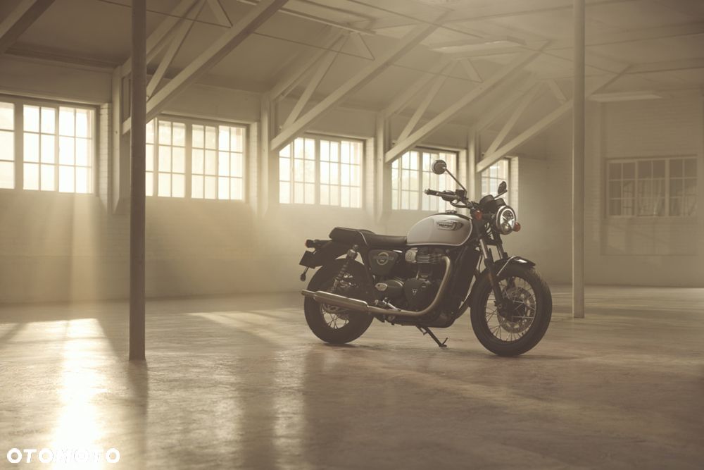 Triumph Bonneville - 14