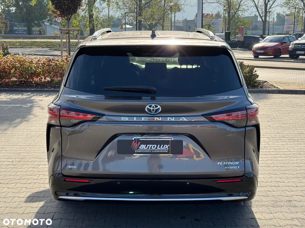 Toyota Sienna - 18