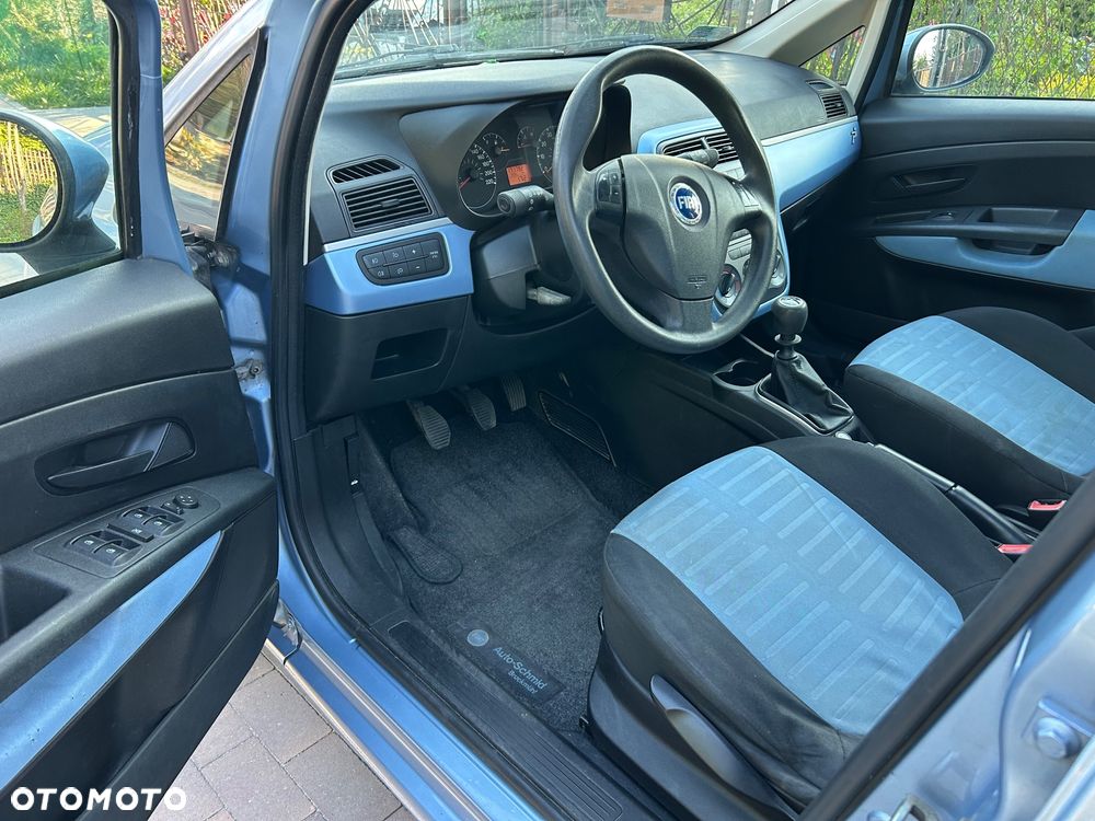 Fiat Grande Punto Actual 1.4 8V Estiva Blue&Me - 10
