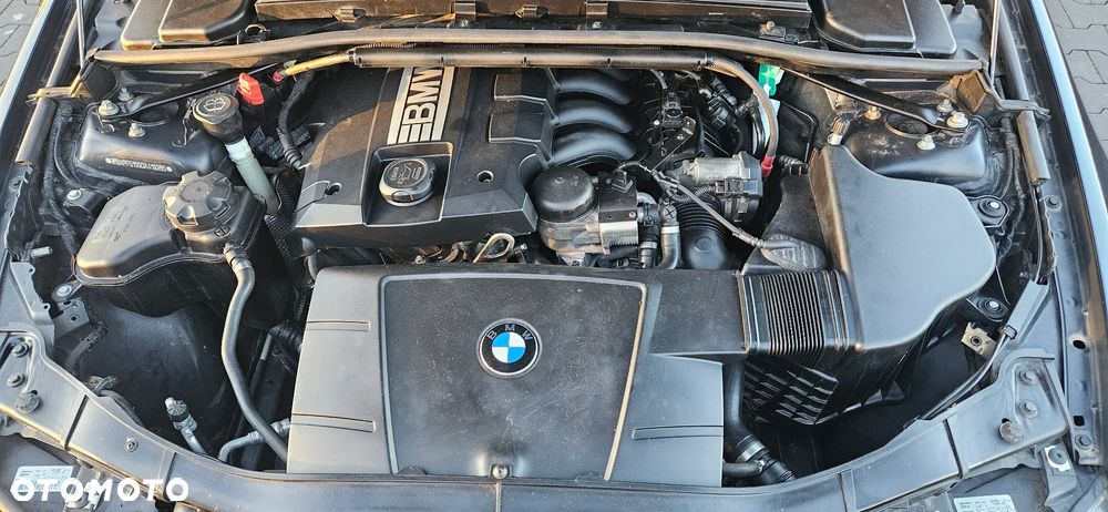 BMW Seria 3 318i - 5