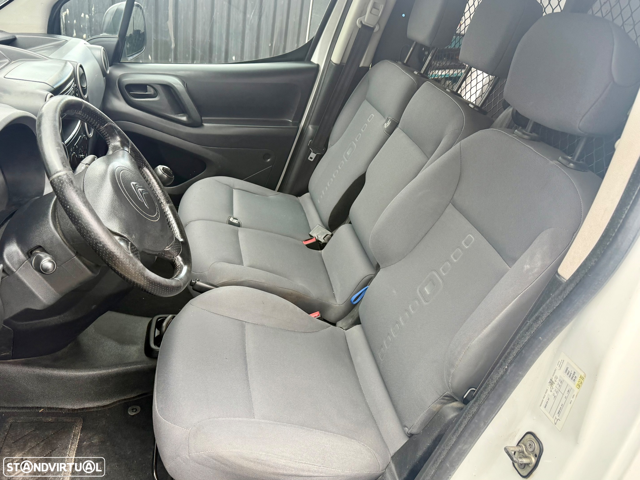Citroën Berlingo 1.6 HDI 100 CV 3 LUGARES - 29