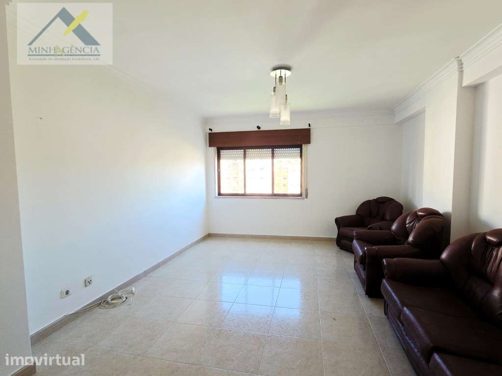 Apartamento T3 com arrecadação e parqueamento em São Marcos - Grande imagem: 5/33