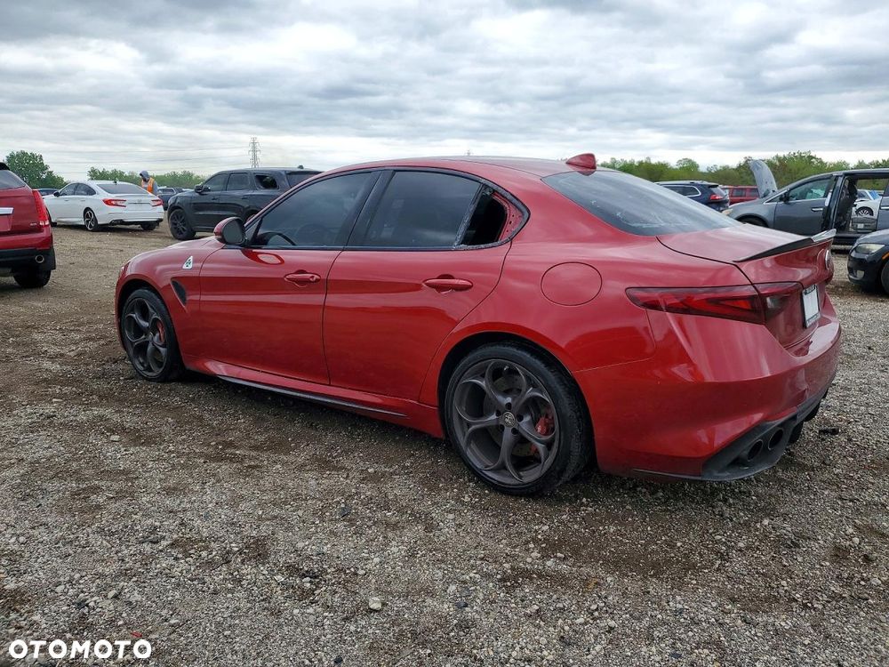 Alfa Romeo Giulia 2.9 V6 Bi-Turbo AT8 Quadrifoglio - 3