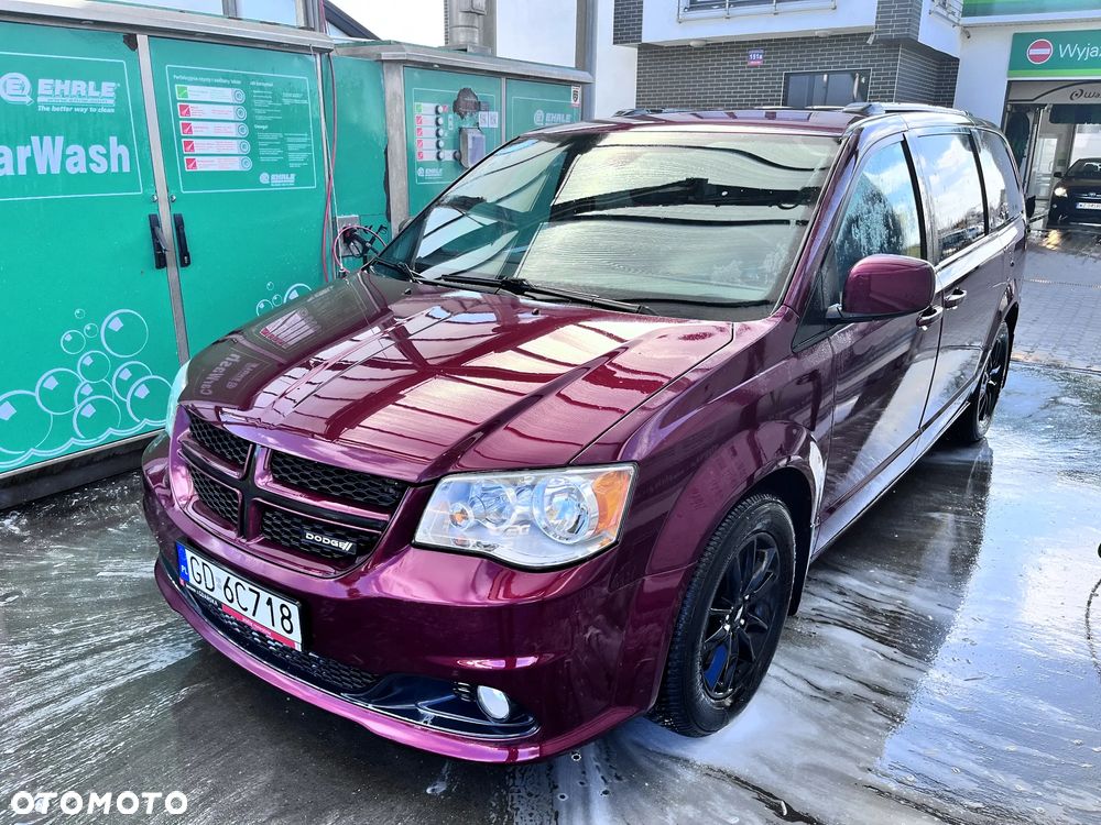 Dodge Grand Caravan - 2