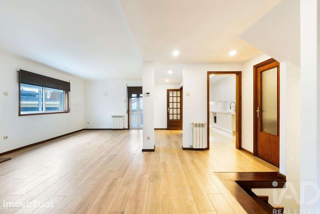 Casa / Villa T6 em São Mamede de Infesta e Senhora da Hora de 303 m2 - Grande imagem: 5/26