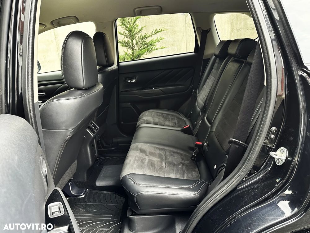 Mitsubishi Outlander PHEV 2.4 L 4X4 Intense - 8