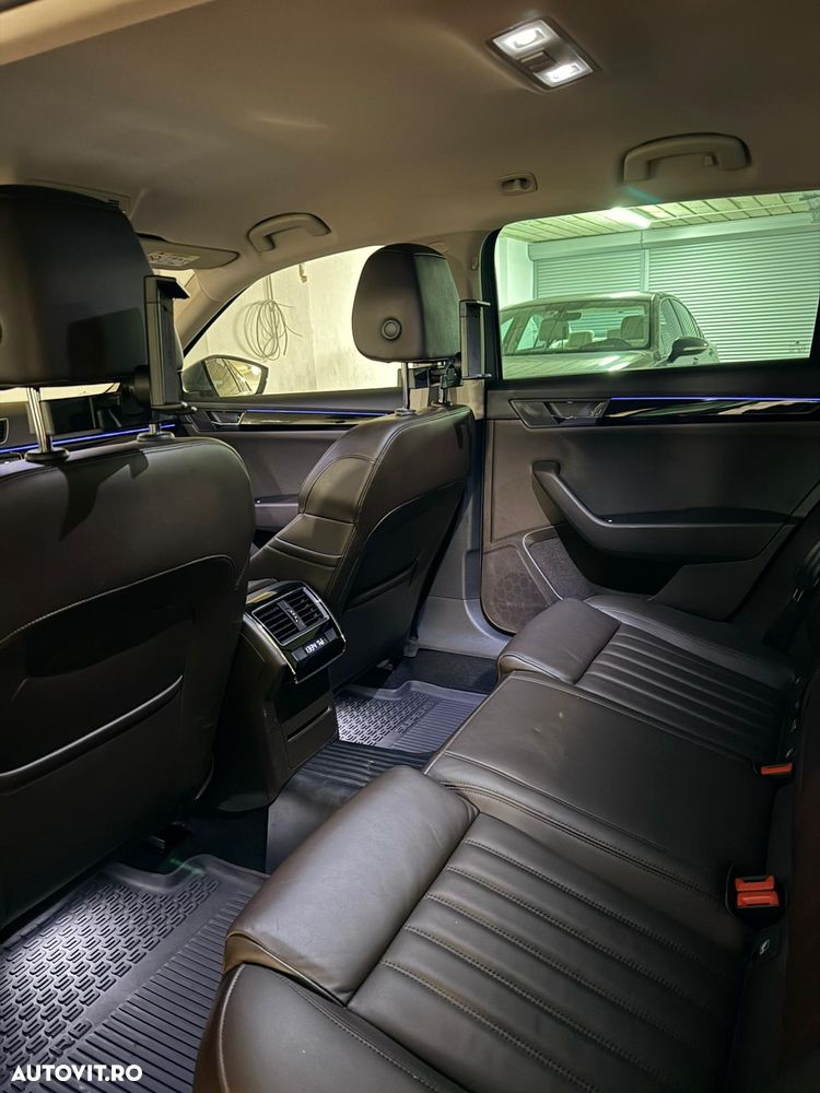 Skoda Superb Combi 2.0 TDI DSG 4X4 Laurin & Klement - 11