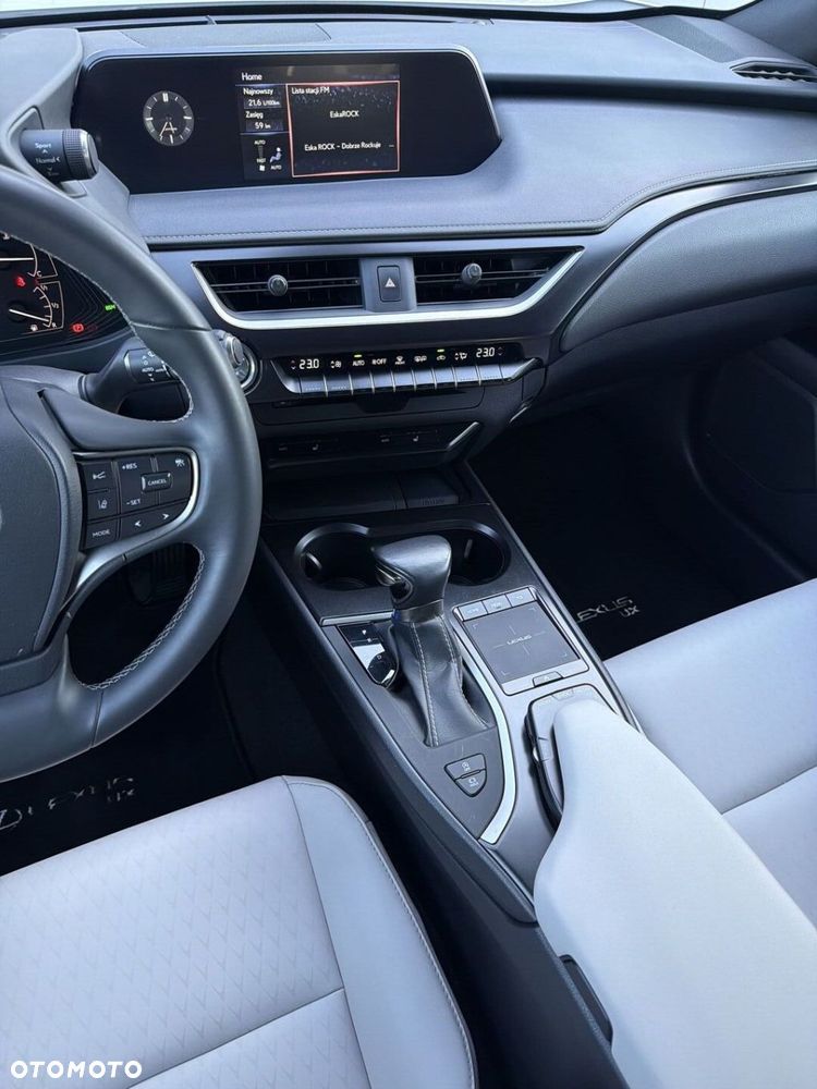 Lexus UX 200 GPF F Impression 2WD - 16