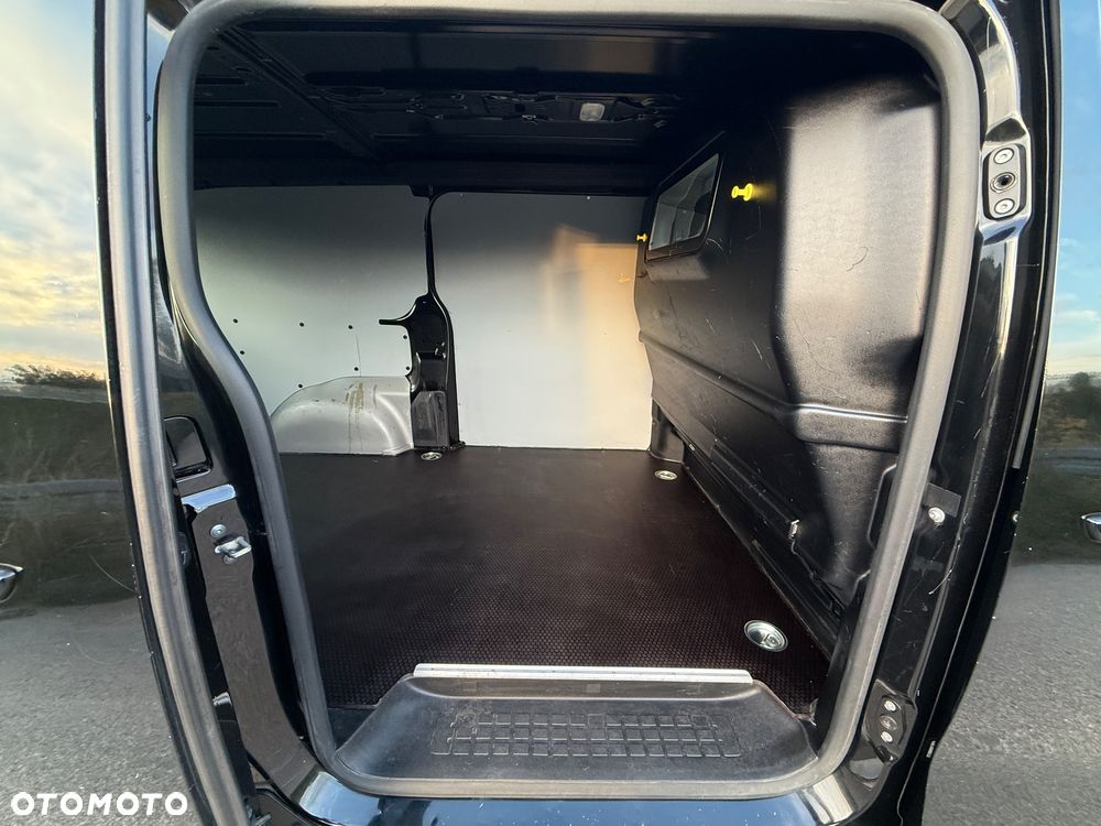 Opel Vivaro - 10