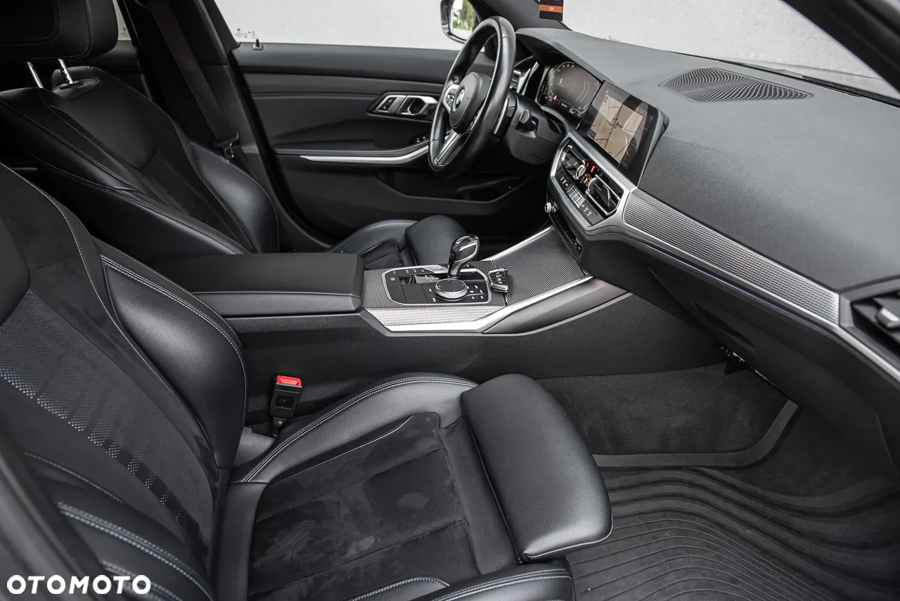 BMW Seria 3 320d xDrive M Sport - 36