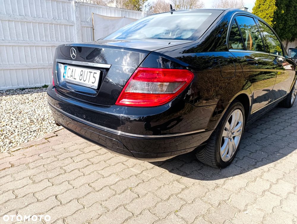Mercedes-Benz Klasa C 180 CGI BlueEFFICIENCY Avantgarde - 19