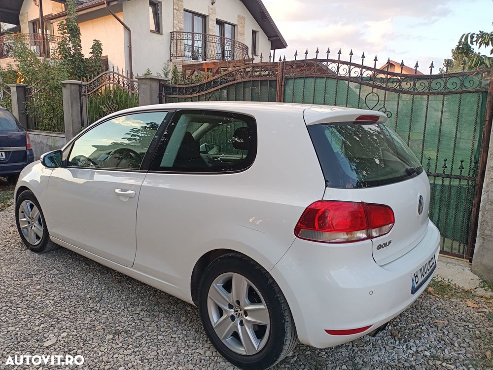 Volkswagen Golf - 6