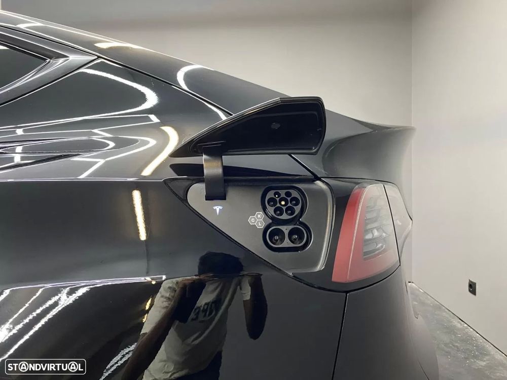 Tesla Model Y Long Range RWD - 8
