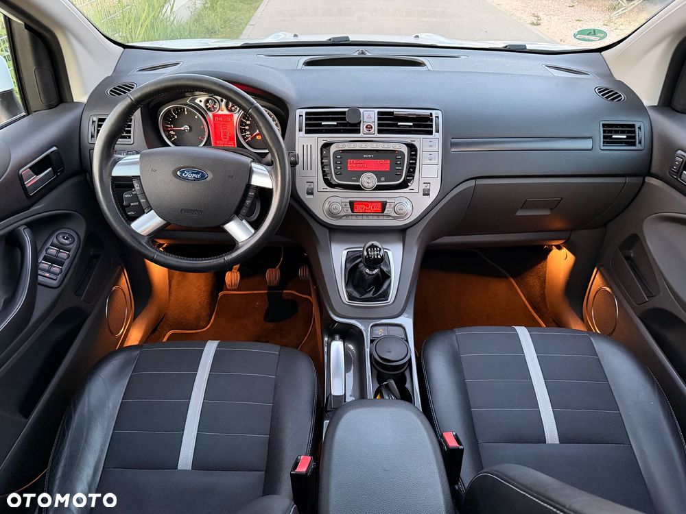Ford Kuga 2.0 TDCi 4x4 Titanium - 23