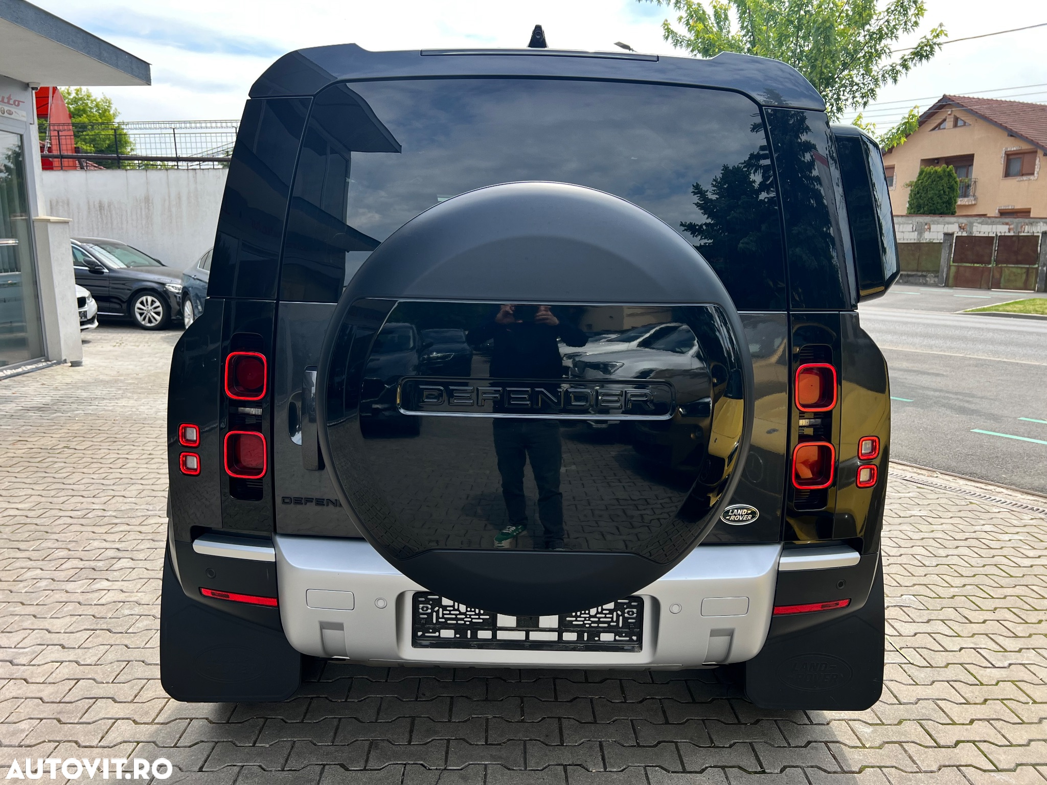 Land Rover Defender 110 3.0P 400 MHEV - 9