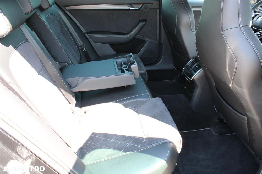 Skoda Superb Combi 2.0 TDI DSG SportLine - 13