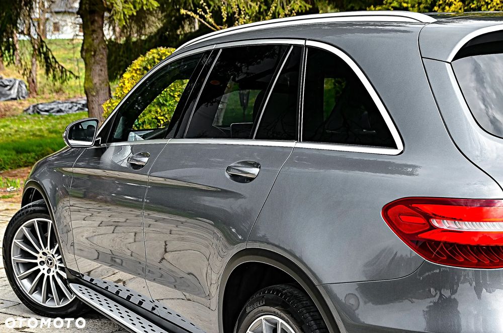Mercedes-Benz GLC 250 4Matic 9G-TRONIC AMG Line - 18