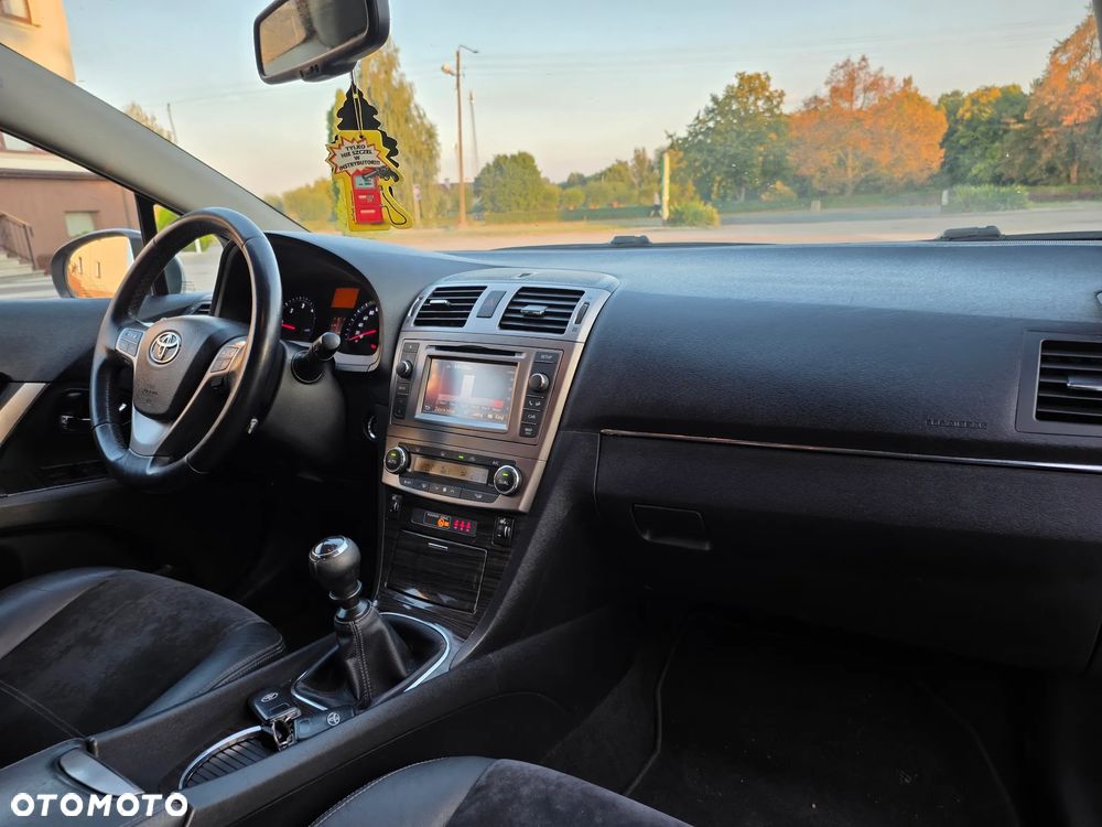 Toyota Avensis 2.0 D-4D Style - 26