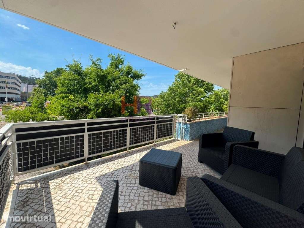 Vende-se apartamento T3 com garagem no Vale das Flores, Santo Antón... - Grande imagem: 4/31