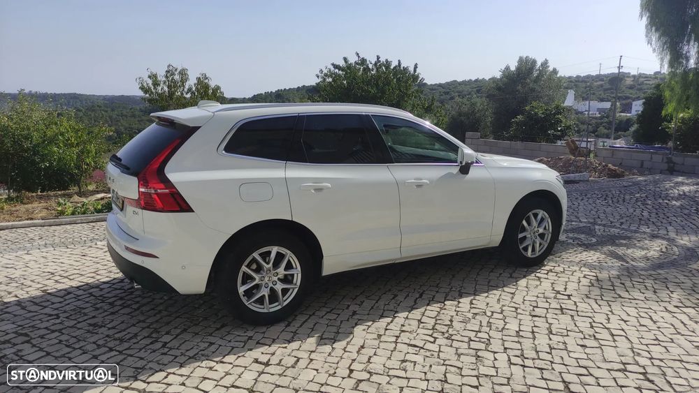 Volvo XC 60 2.0 D4 Momentum Geartronic - 27