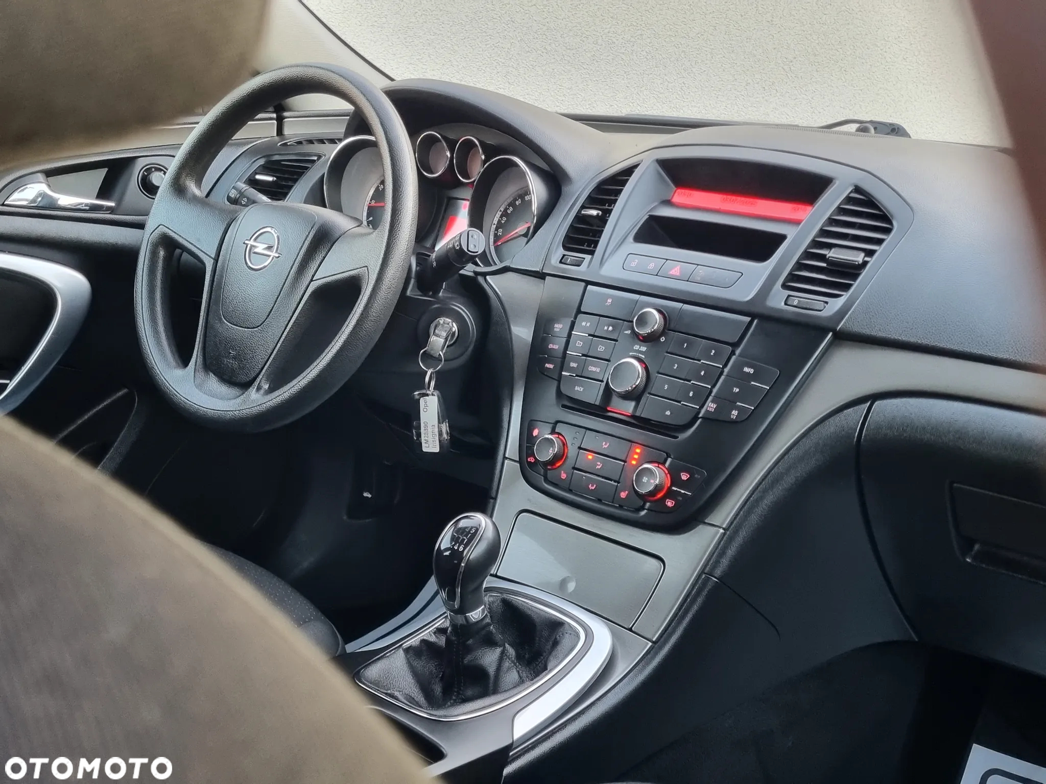 Opel Insignia 1.8 Sports Tourer Design Edition - 6