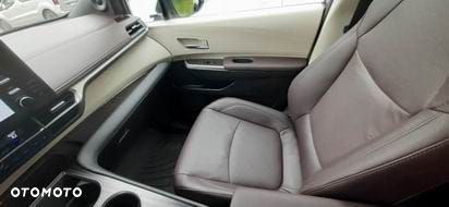 Toyota Sienna - 8