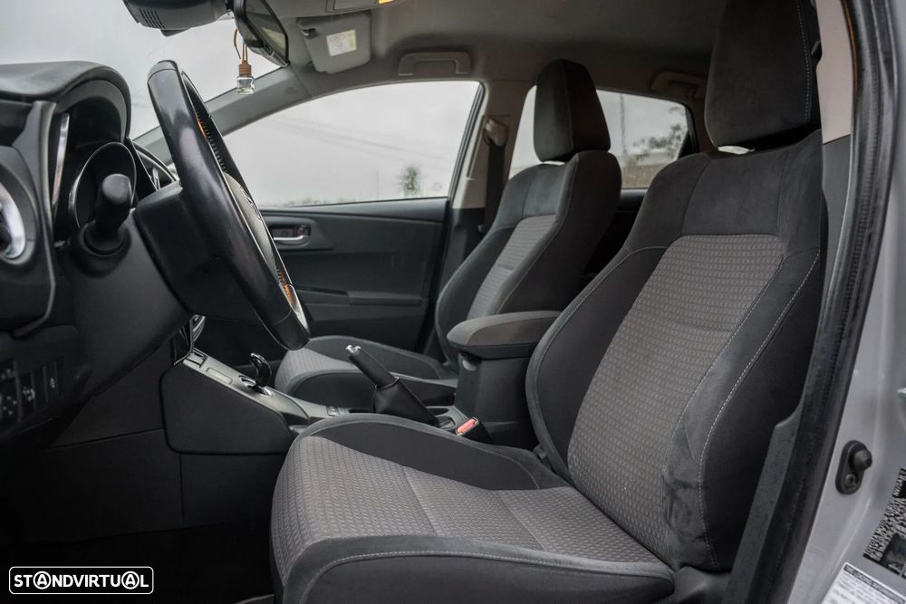 Toyota Auris 1.8 HSD Active - 15