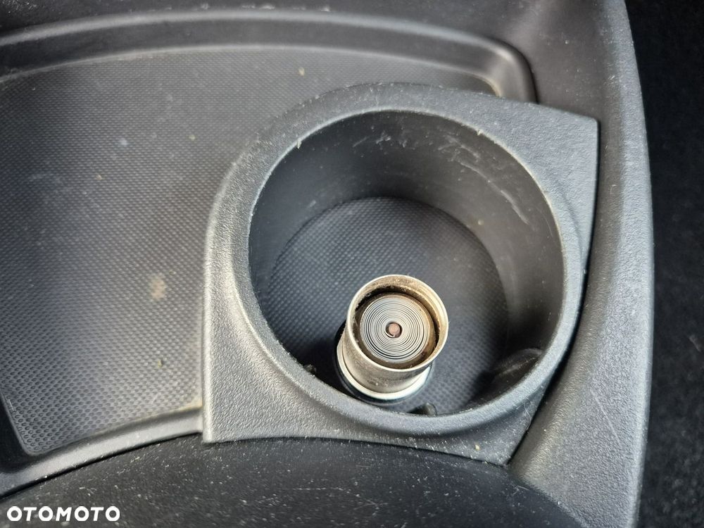 Toyota Yaris - 24