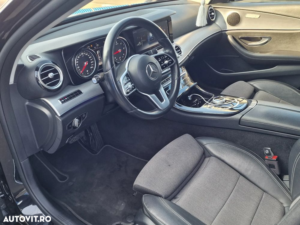 Mercedes-Benz E - 9