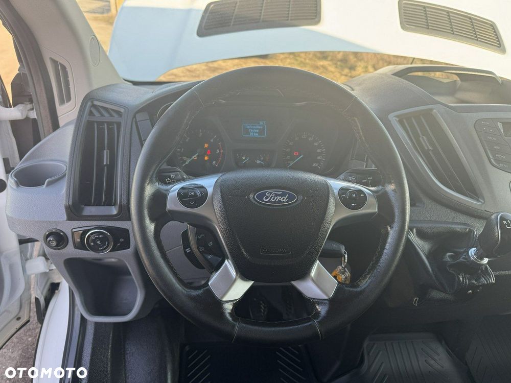 Ford Transit - 12
