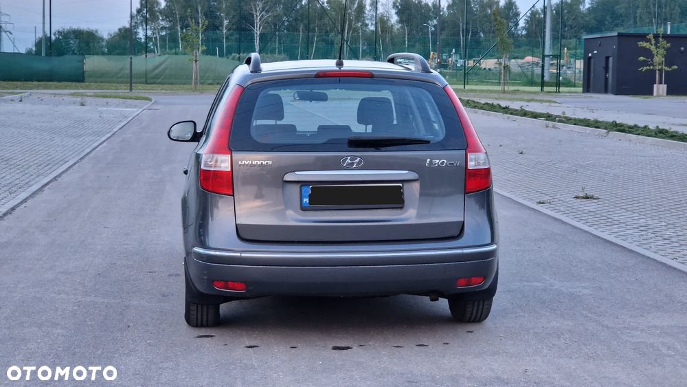 Hyundai i30 1.6 Classic + - 6