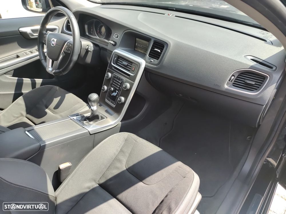 Volvo V60 1.6 D2 Drive Momentum Start/Stop - 18
