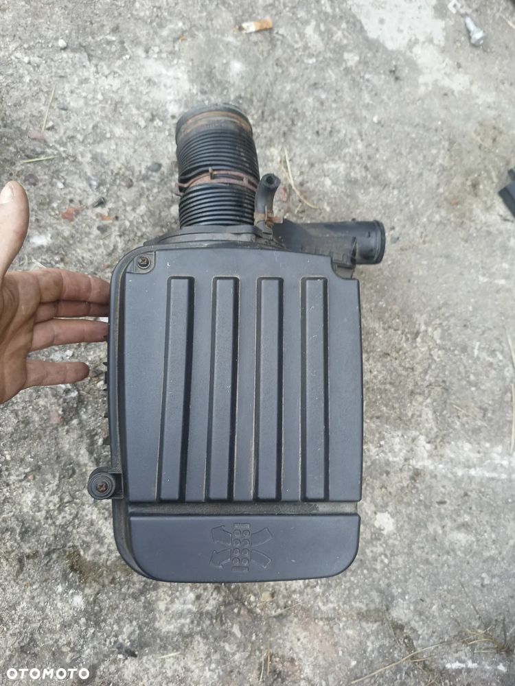 VW PASSAT B6 2.0 FSI OBUDOWA FILTRA POWIETRZA - 1