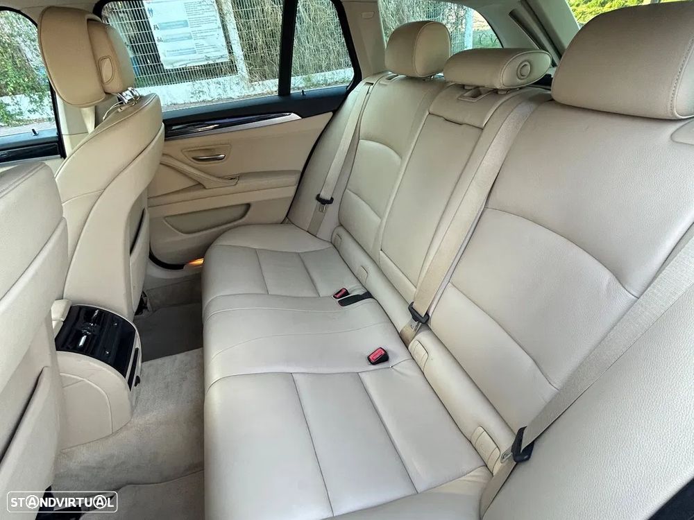 BMW 520 d Luxury Line - 11