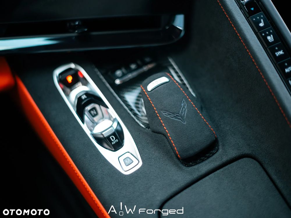 Chevrolet Corvette - 30