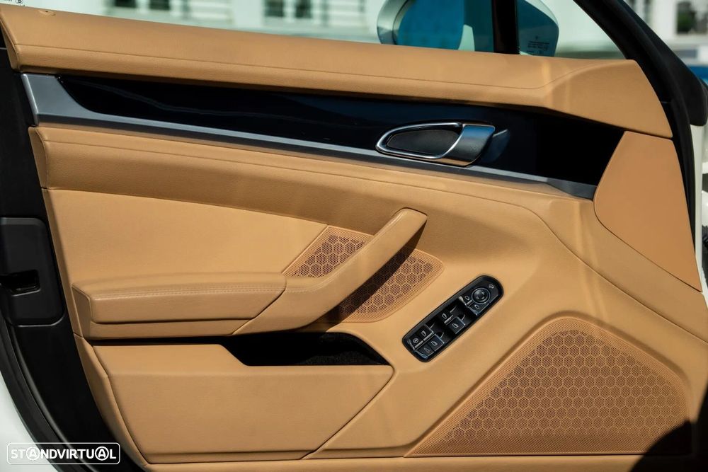 Porsche Panamera 4S PDK - 15