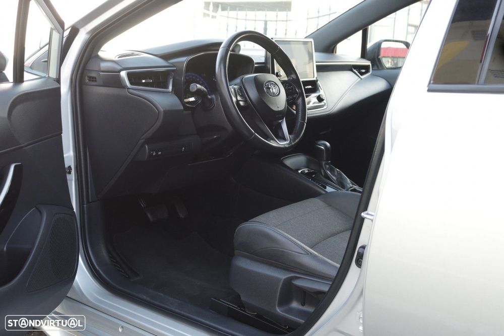 Toyota Corolla Touring Sports 1.8 Hybrid Comfort+P.Sport - 16