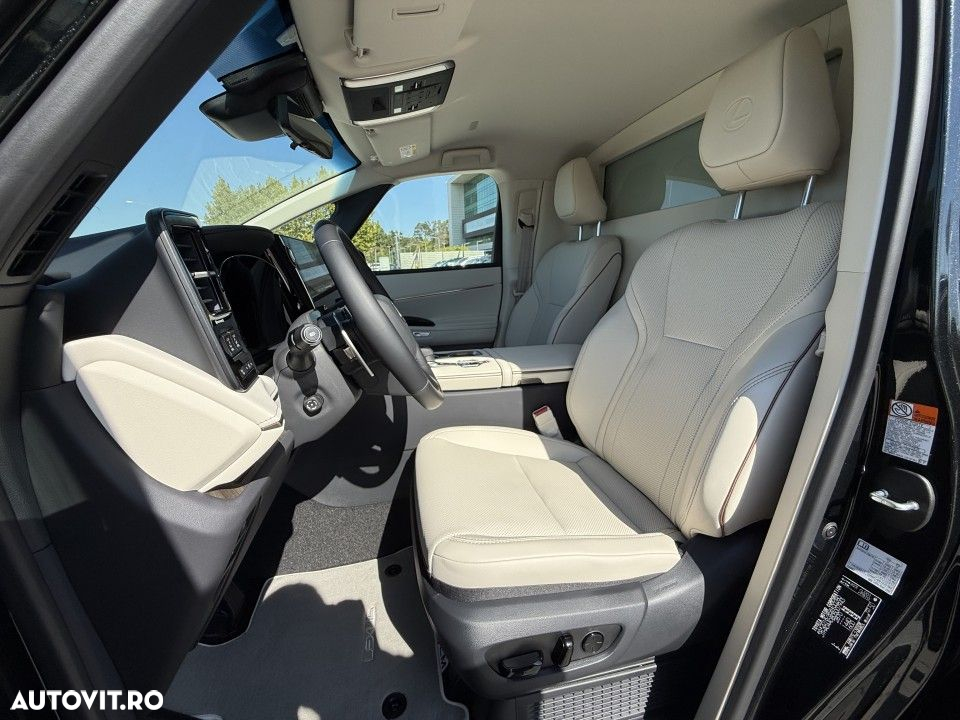 Lexus LM 350h Luxury - 11