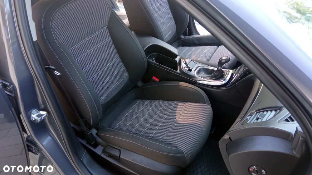 Opel Insignia - 17
